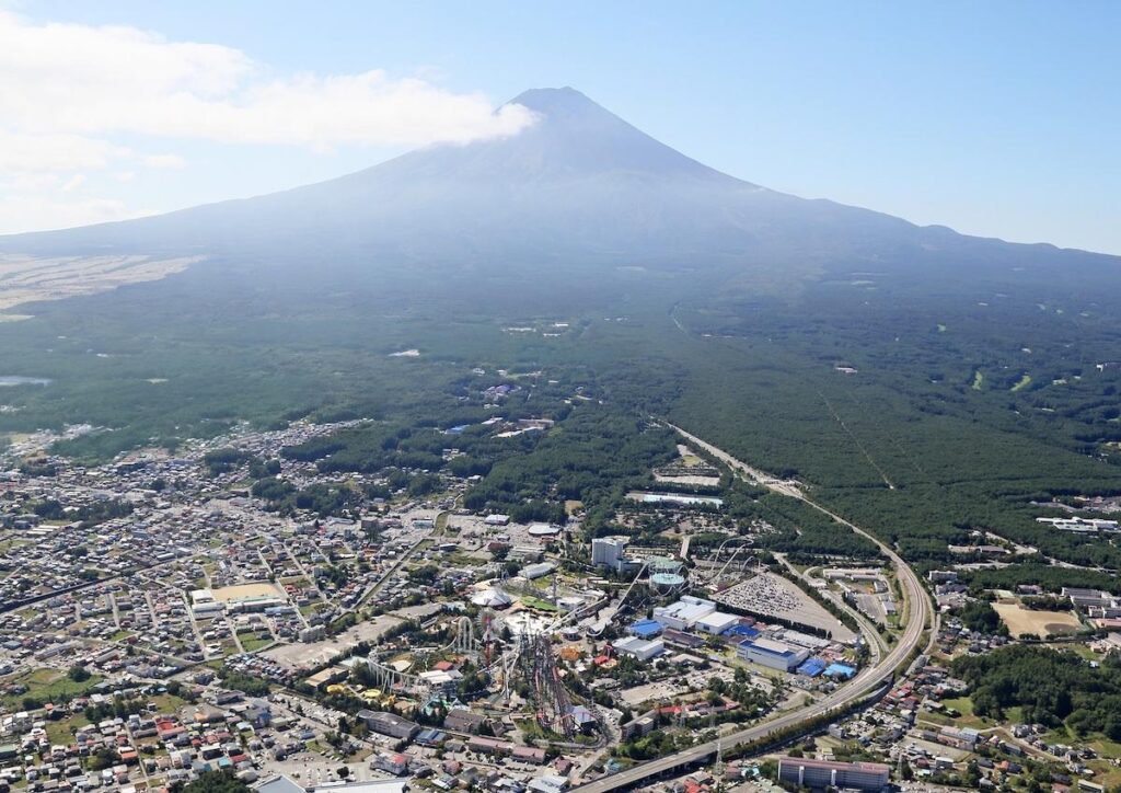 富士山経済新聞
富士急ハイランドで子ども向け仕事体験イベント　山梨企業が協力