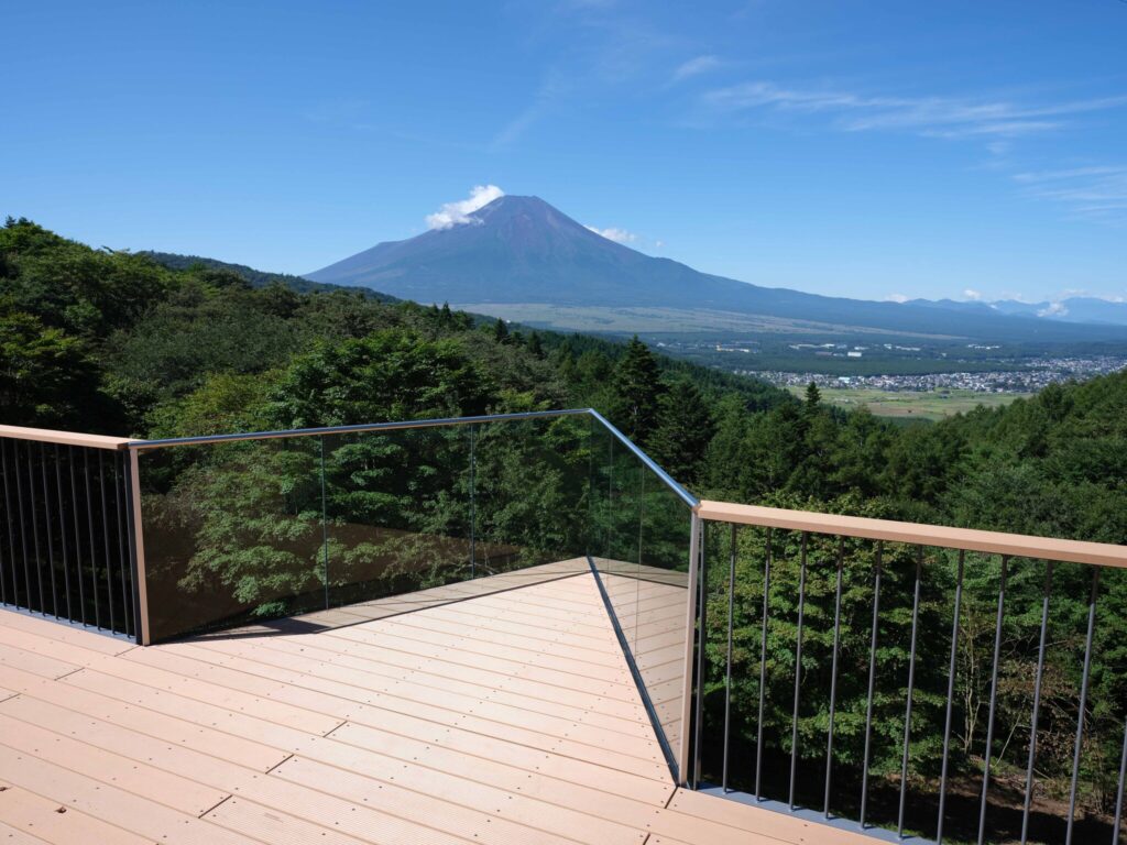 奇跡の晴天！絶景をバックにテープカット！山梨県忍野村「二十曲峠展望テラス」ついにオープン！プロモーション動画も4種7本一挙公開！