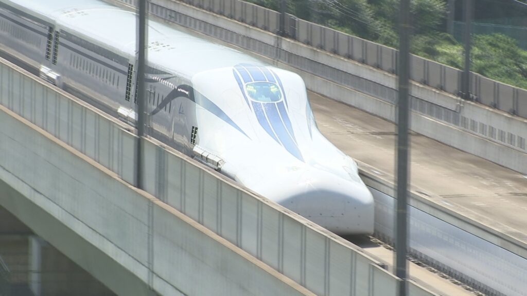 リニア駅北側の交通広場　1階は自家用車の駐車場　2階建てレイアウト案が了承　山梨