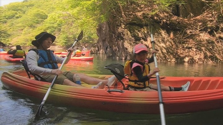 非日常の世界を味わう　一般開放されていないダム湖でカヌー体験　山梨・甲府市