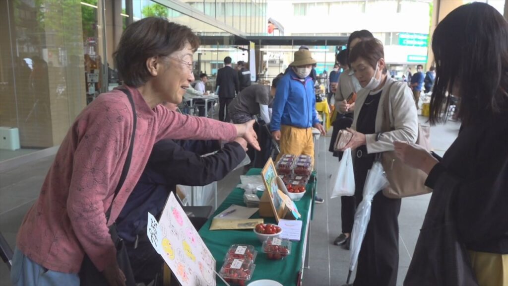 障害者の就労と人手不足の農業をつなぐ　農福マルシェ２０２４　野菜やジャムなど販売