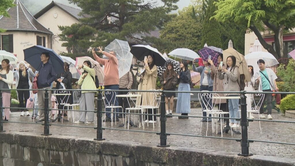 GW最終日 音楽に合わせたサンドアートで「白雪姫」を巧みに表現 山梨・河口湖音楽と森の美術館