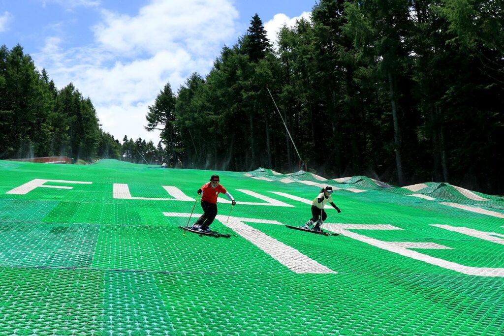 富士山経済新聞
ふじてんリゾートに「サマーゲレンデ」　今年で最後の営業