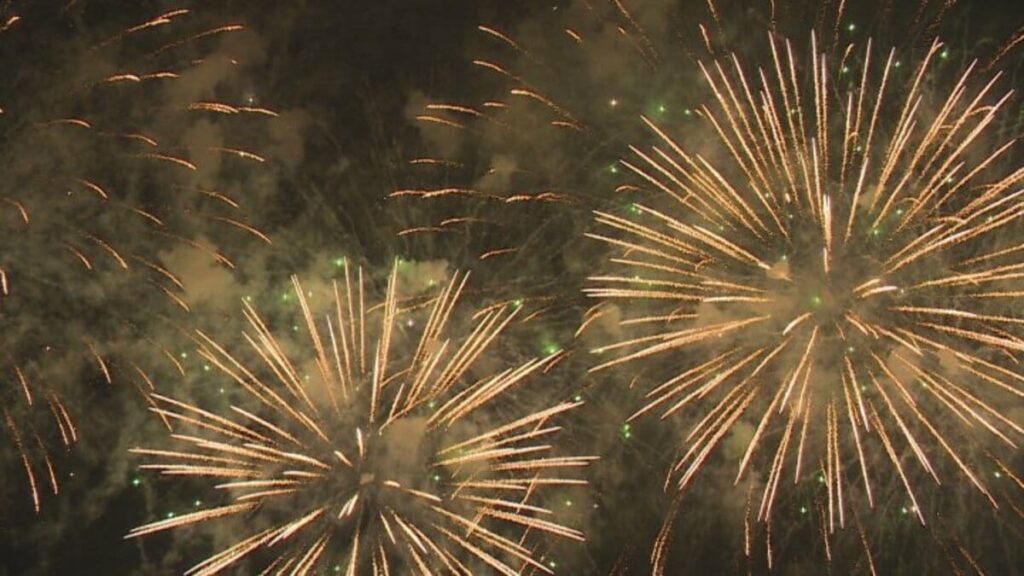 神明の花火 今夜、2万発の花火が夏の夜空を彩る 【プログラム・交通規制・お帰りマップ】