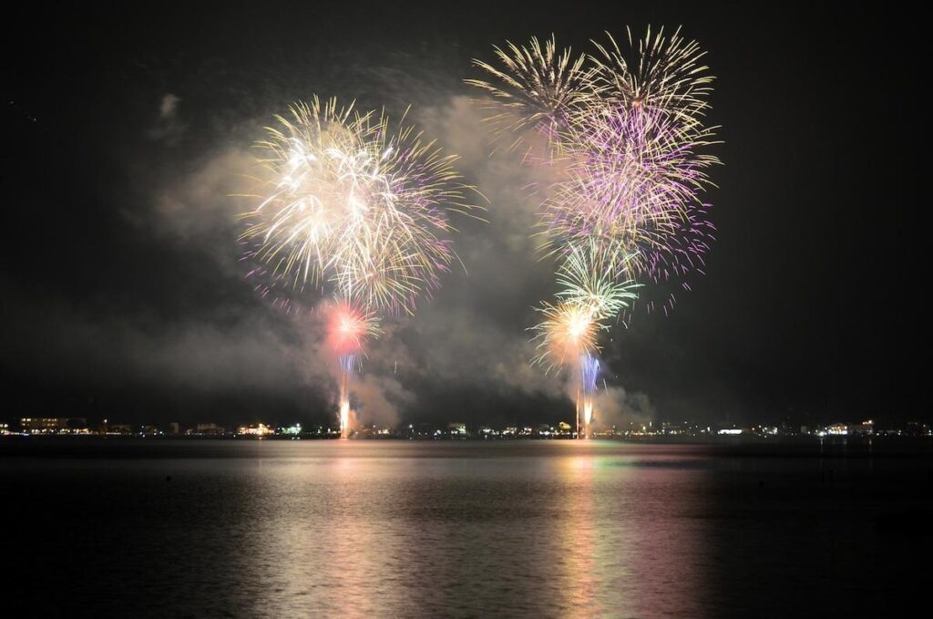 富士山経済新聞
「Mt. Fuji 山中湖花火音楽祭」開催へ　フード企画やダイヤモンド富士も