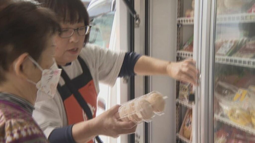 「喜んでもらえて感無量。それだけ不便」移動スーパー 新たにエリア拡大 高齢者の見守り役も 山梨