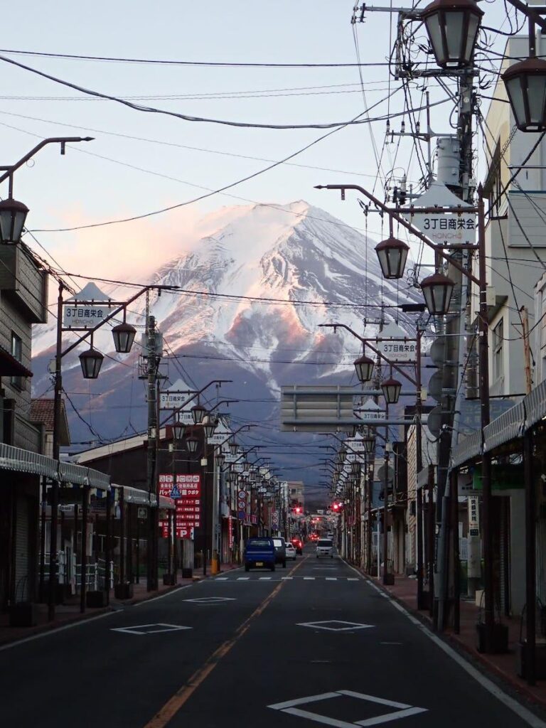 富士山経済新聞
山本寛斎「日本元気プロジェクト」　今年は「世界遺産ランウェイin富士山」ムービー配信