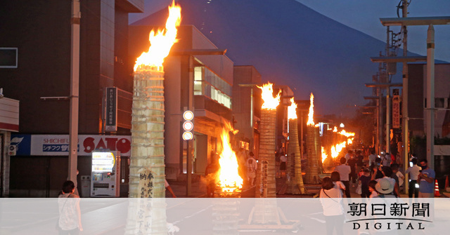 吉田の火祭り2年ぶり開催