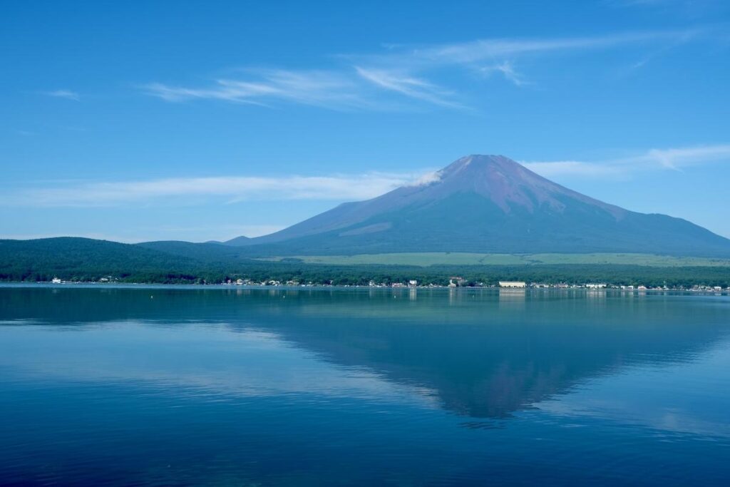 富士山経済新聞
2021年夏季、山梨県側の富士山登山者数は6.5万人　一昨年から6割減