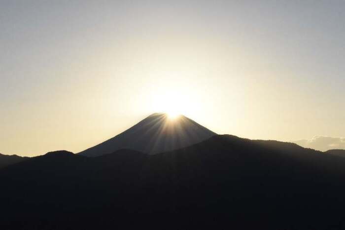 身延山頂から「ダイヤモンド富士」