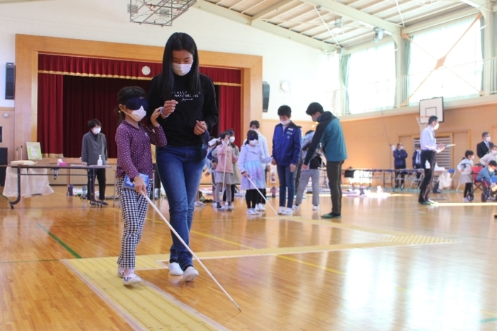 「見えない」体験 理解へ一歩