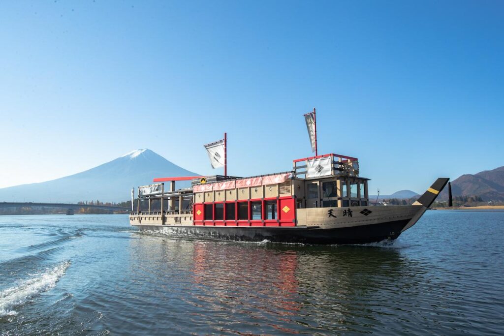 富士山経済新聞
河口湖遊覧船「天晴」が1周年　武田二十四将と同じ苗字なら割引き