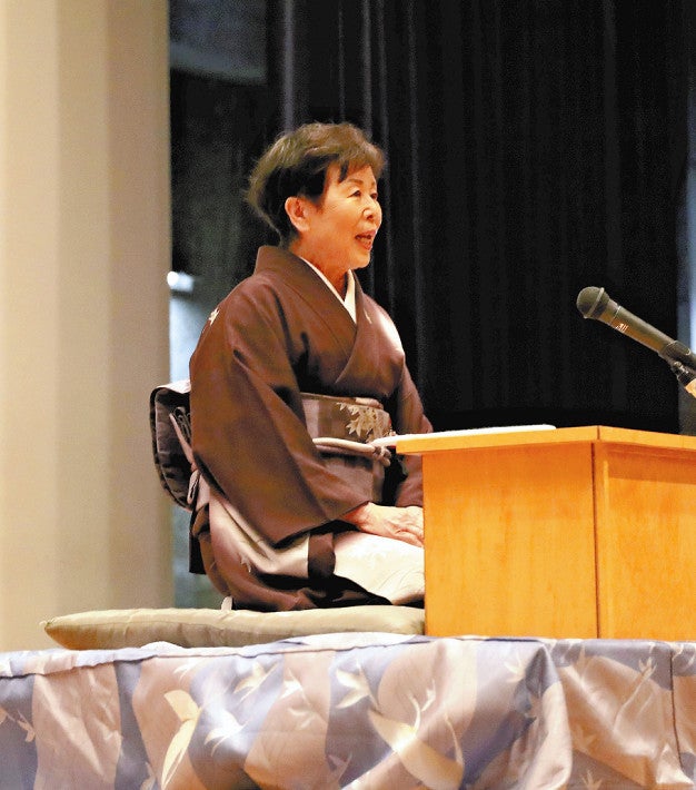 名調子で講談「山梨物語」　戦争や武将…歴史伝承　３人組活動が話題