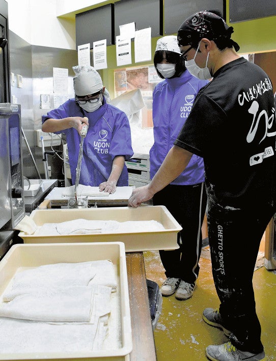 「うどん部」つなぐ吉田の味　ひばりが丘高販売５年目