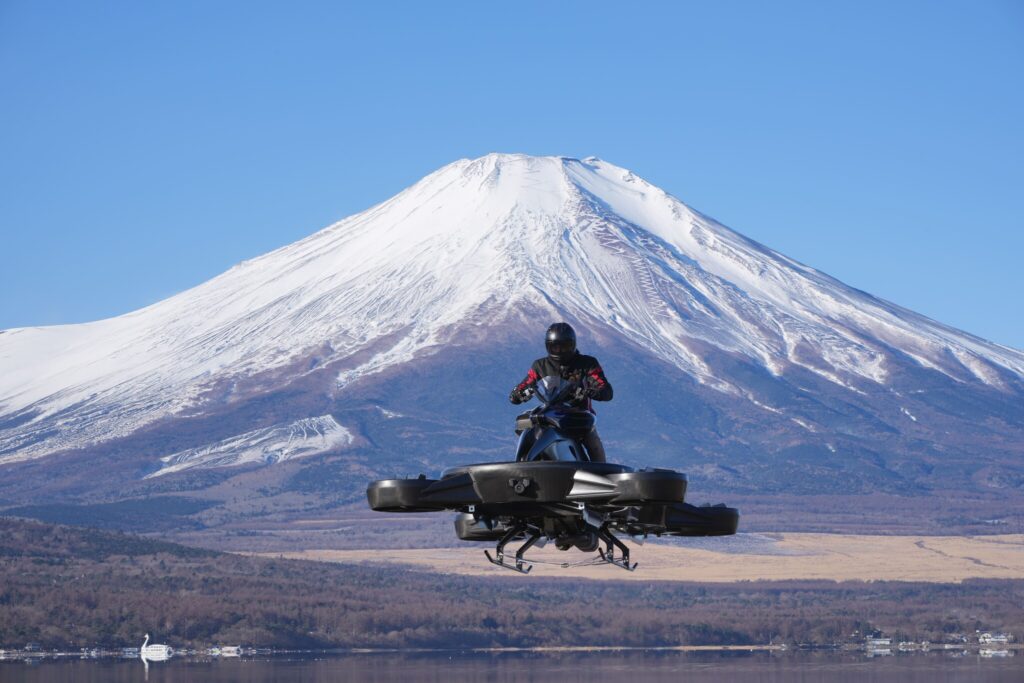 XTURISMO Limited Edition、山梨県・山中湖上を初走行