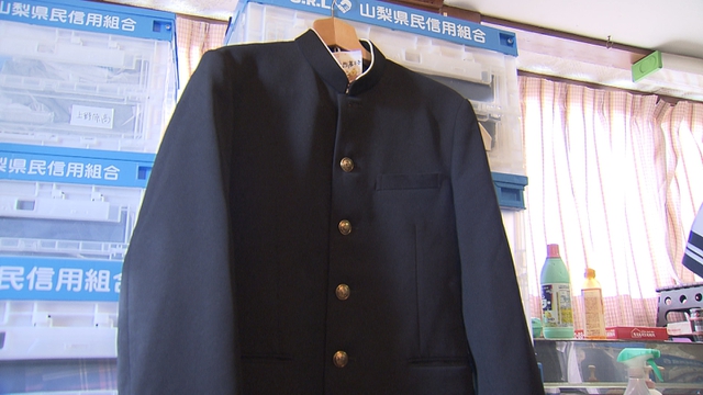 リサイクルの制服を格安で提供する販売会　今月１０日から１２日まで中央市で実施　山梨県