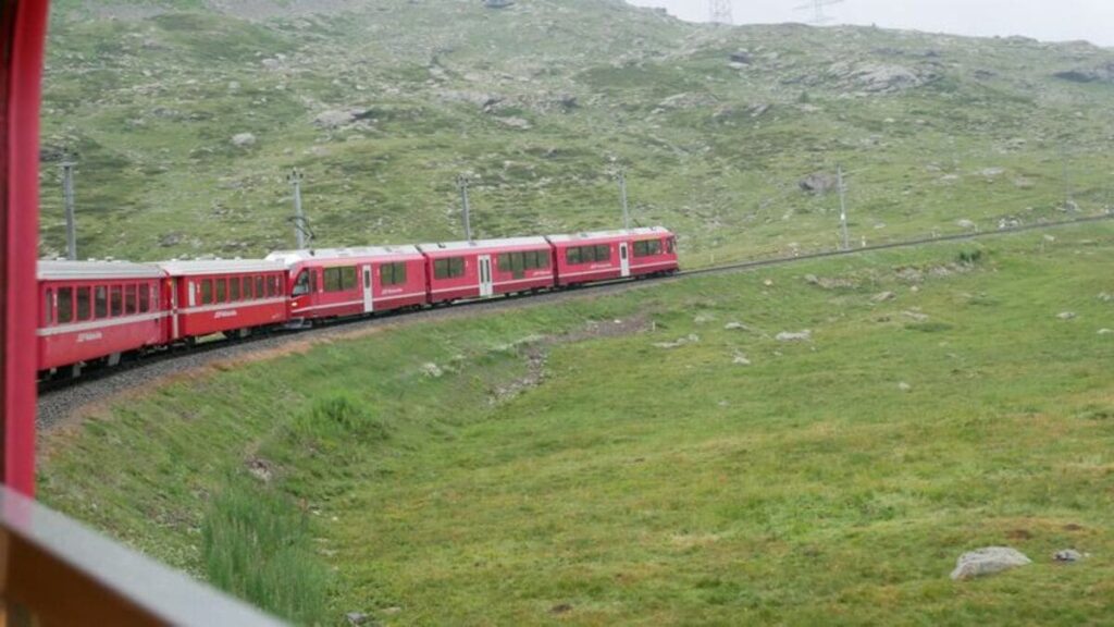 富士山｢登山鉄道｣､山梨県がこだわる真の理由
     富士吉田市は｢電気バスで十分｣と反対姿勢