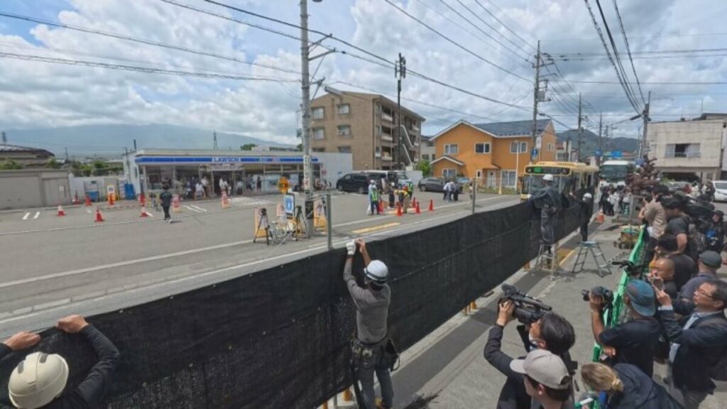 「観光客とドライバーの安全と平穏な生活」富士山に黒い幕　設置後、町が初の会見