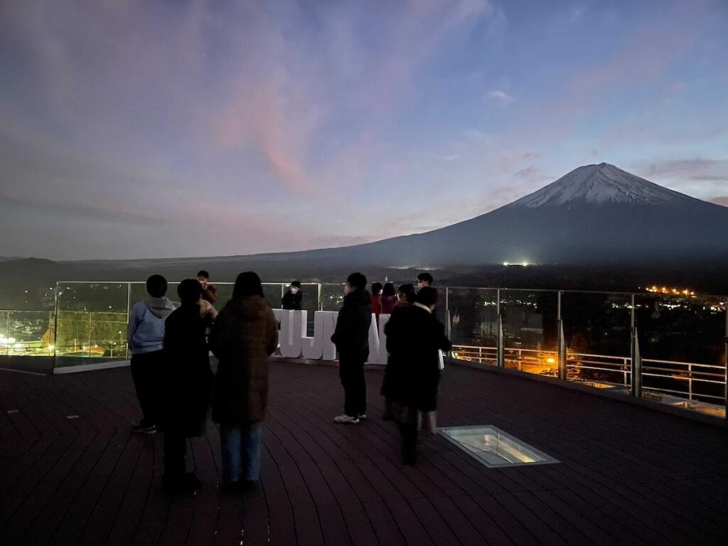 富士山経済新聞
富士急ハイランドで「中秋の名月鑑賞会」　標高830メートルの展望台で