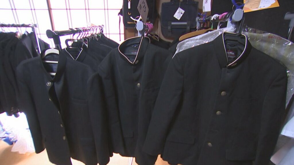 「非常に高額化している現状」　使われなくなった制服の販売会　物価高の影響で問い合わせ増加