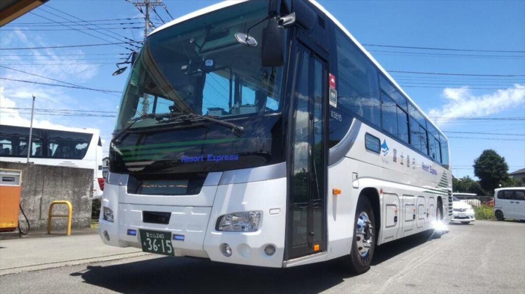 コロナ禍から2年ぶりに運行再開 静岡駅と河口湖駅を結ぶ直行バス 山梨・富士急行