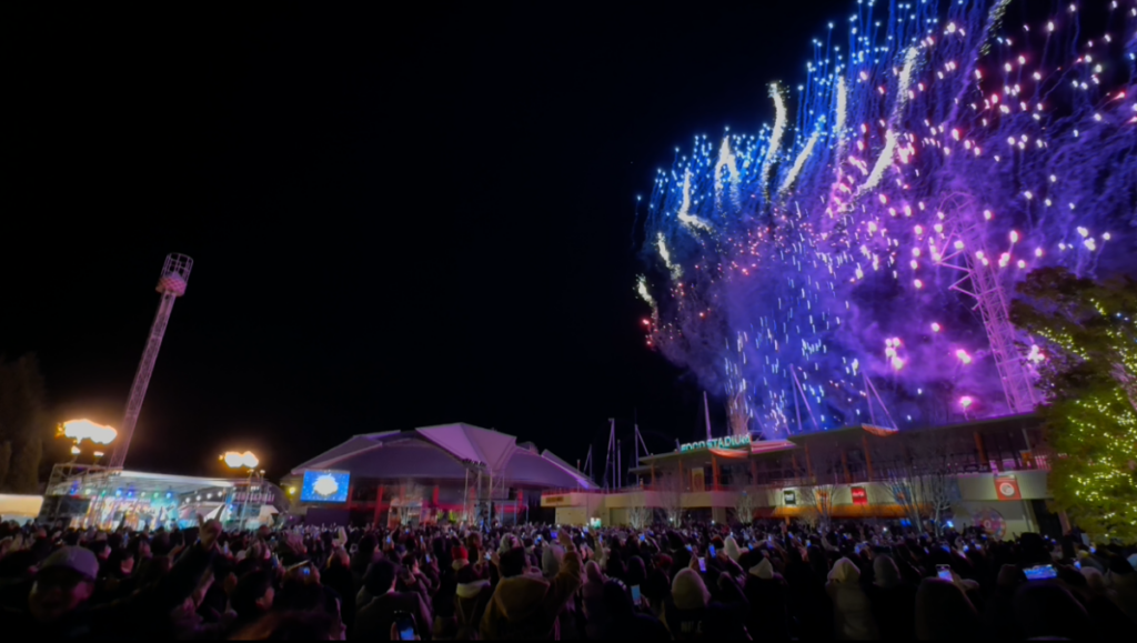 富士山経済新聞
富士急ハイランドで年末恒例カウントダウン　お笑いライブで年越し